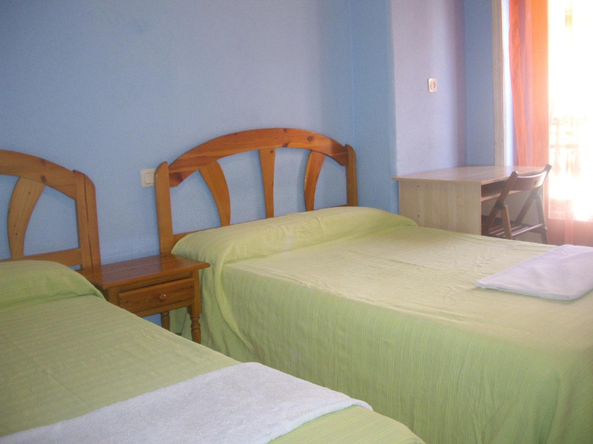 Hostal Pacios Madrid Extérieur photo