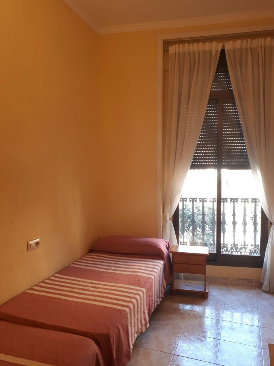 Hostal Pacios Madrid Extérieur photo
